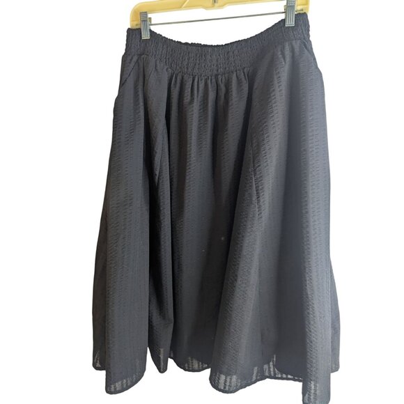 Torrid Pull On Skirt Womens Sz 2/2XL Midi Seersucker Smocked Detail Flowy Chic - Picture 1 of 8